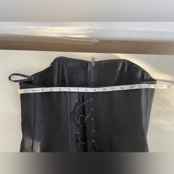 Black Lace Accent Torrid Zip Up Corset - Picture 8 of 11